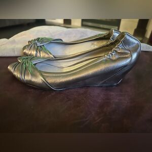 Size 41 Aldo bronze/gold metallic wedge sandals